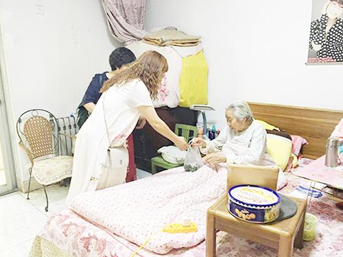 志愿者送温暖活动