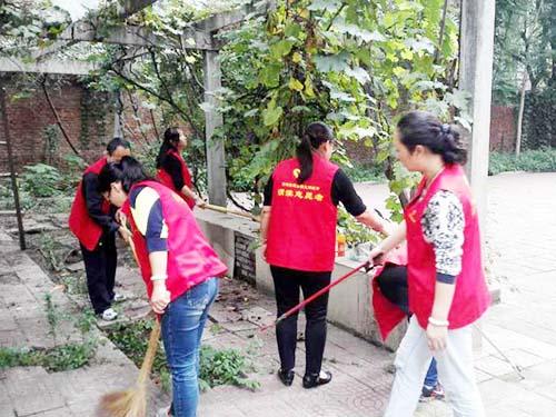 开发区社区组织开展环境卫生大整治活动