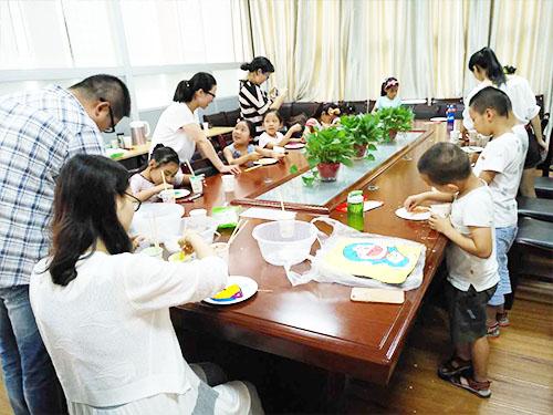 创意纸浆画走进和谐路社区