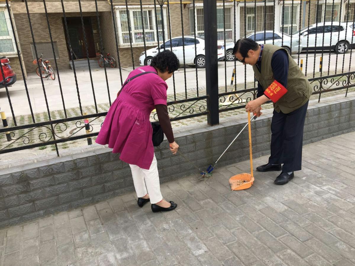 劳动一坊社区开展“路长制”活动
