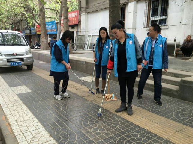 捡起小烟头 让文明成为一种习惯