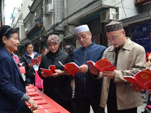 新宪法宣传走进清真寺 再掀普法新高潮
