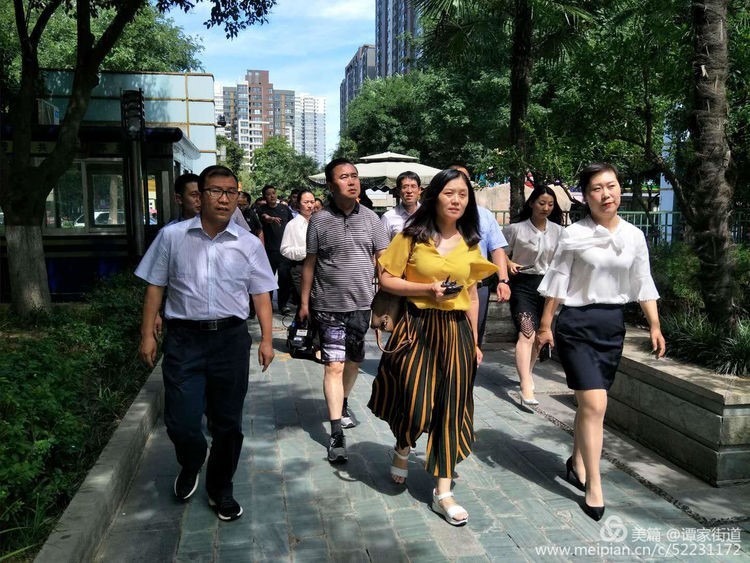 谭家街道高山流水社区垃圾分类工作接受CCTV《经济半小时》栏目采访