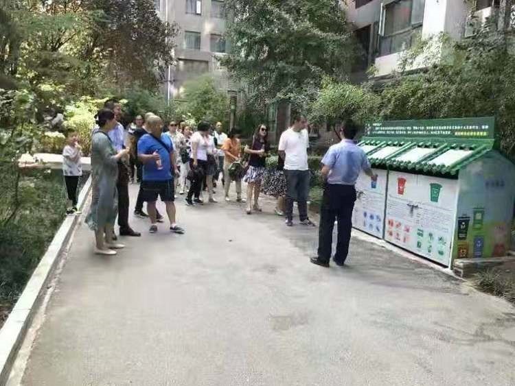 青年路街办主任带领辖区社区来高山流水参观学习垃圾分类