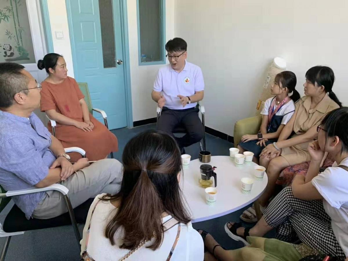 走进社会组织  学习服务经验