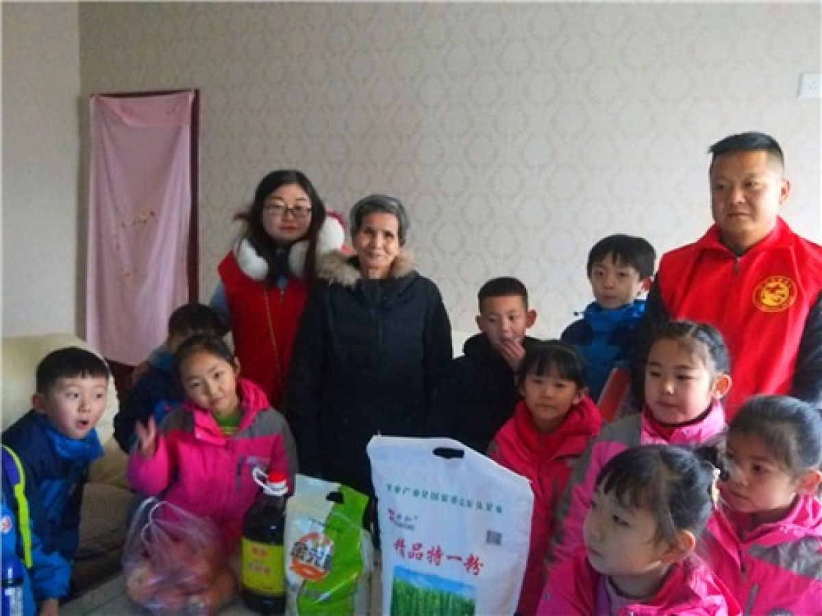 浓浓关爱暖人心|学子路社区志愿者春节慰问孤寡老人