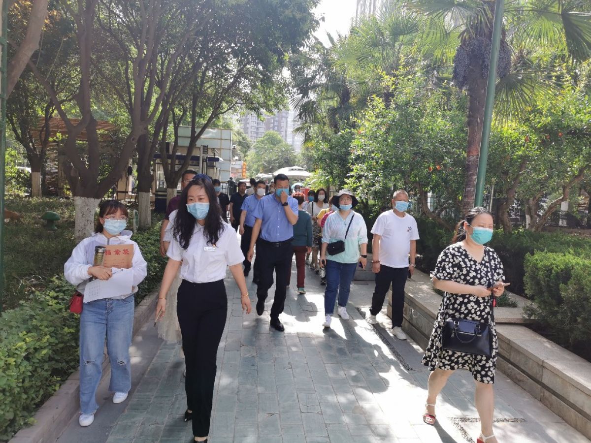 欢迎谭家街道领导及新进两委来高山流水社区观摩学习