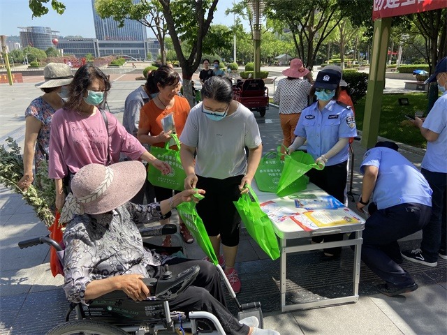 和谐路社区开展禁毒宣传活动