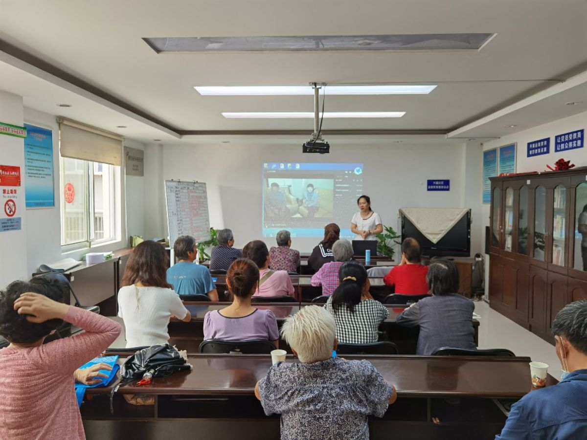 中医养生推拿健康讲座进社区