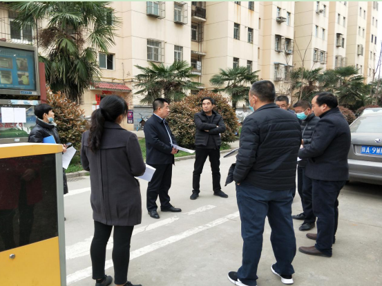和谐路社区高新佳园6号院开展 “迎文明城市复审 环境卫生大整治”行动