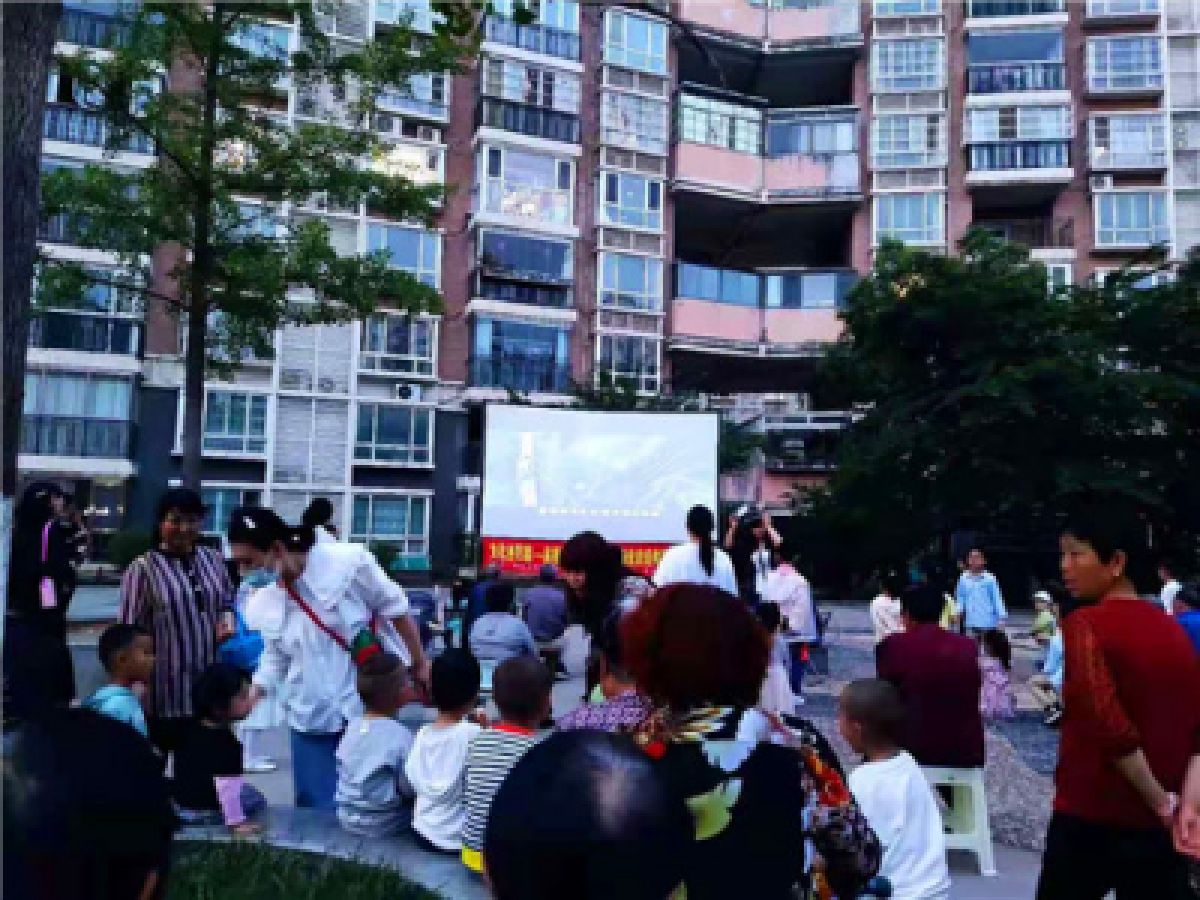 党心连民心 共建共欢乐|学子路社区共建单位为居民放映红色电影