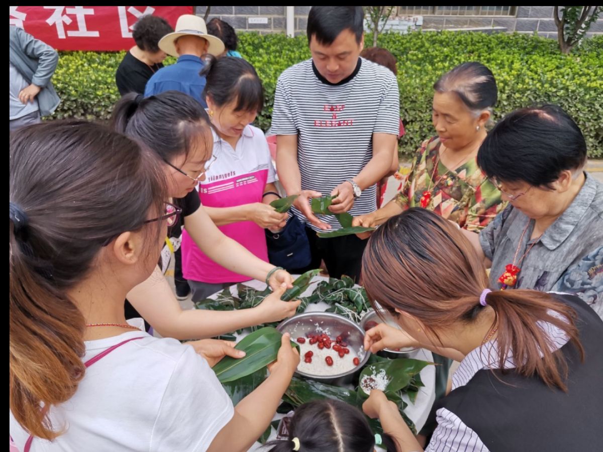 相杨路社区开展 “关爱老人·情暖端午”活动