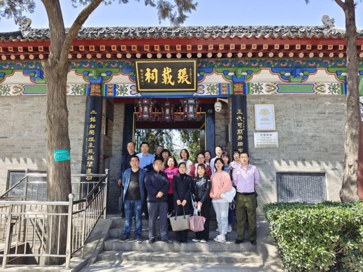 相杨路社区开展“传承好家训、建设好家风”活动