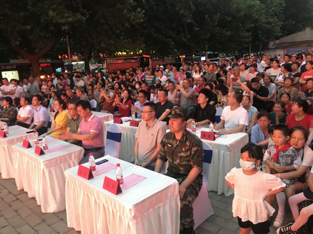 党建引领社区治理 向人民汇报