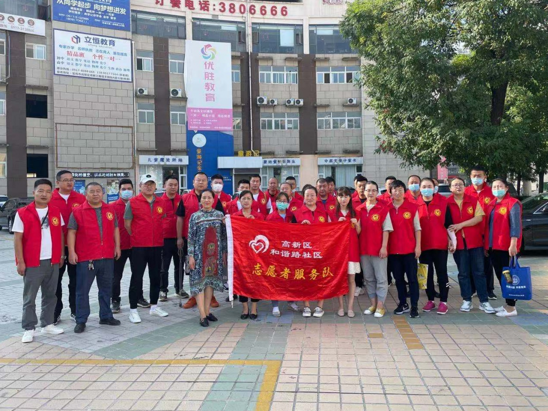 和谐路社区开展 “迎文明城市复审 环境卫生大整治”行动