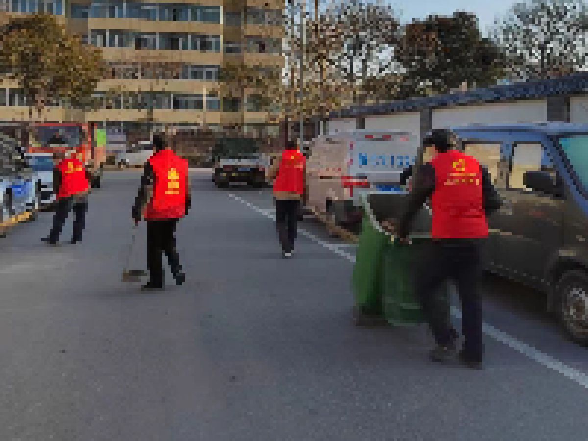 相杨路社区新时代文明实践站开展环境卫生整治活动