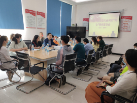 区委组织部常务副部长谢铁军走进龙山进行市党代会及两会宣讲