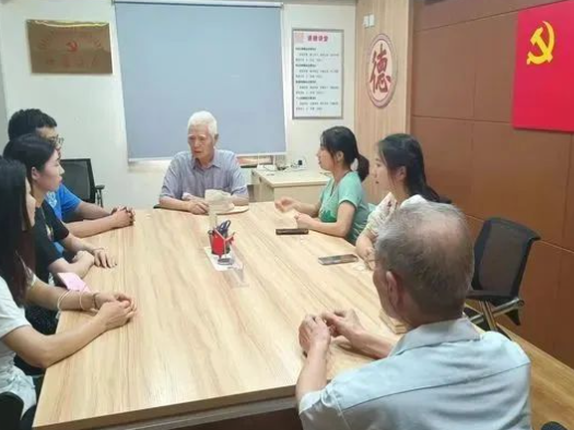 “荣誉导师”传帮带 薪火相传共成长 西电设社区举办入党培养荣誉导师结对仪式