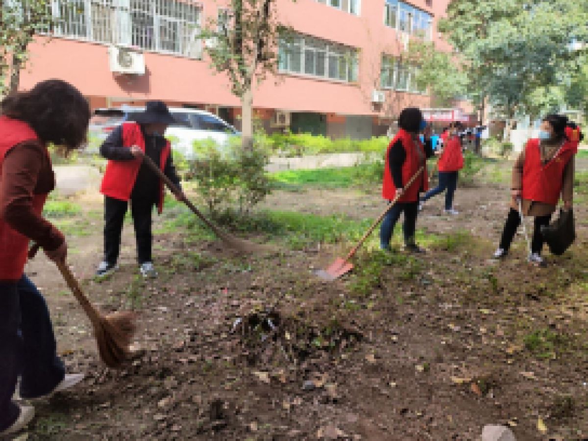 手拉手根治脏乱差  心连心共建优美环境