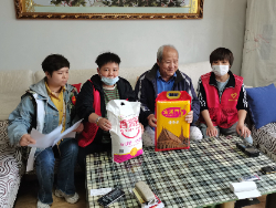 “心系特殊群体，慈善温暖万家” 英达路社区新时代文明实践站开展走访关爱慰问活动
