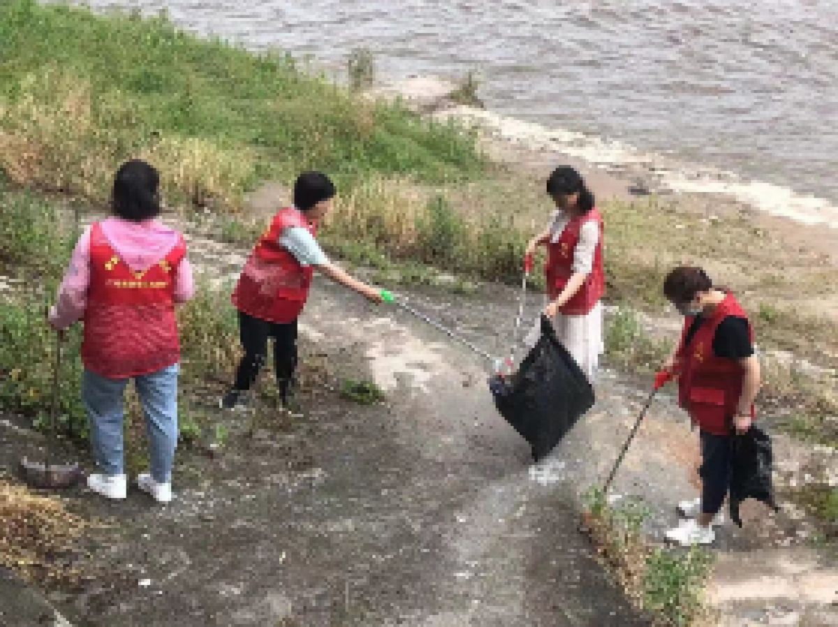 【新时代文明实践】  环境微治理 文明我先行 ——广元路南社区开展文明创建环境卫生整治活动