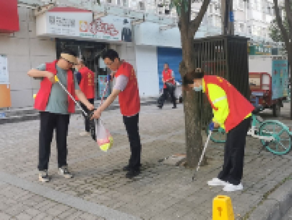 【公园路社区新时代文明实践站】开展环境卫生集中整治行动