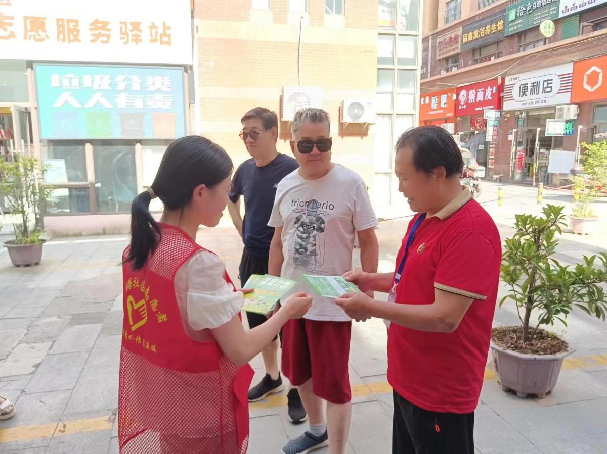 【美丽型社区】和谐路社区开展垃圾分类宣传活动