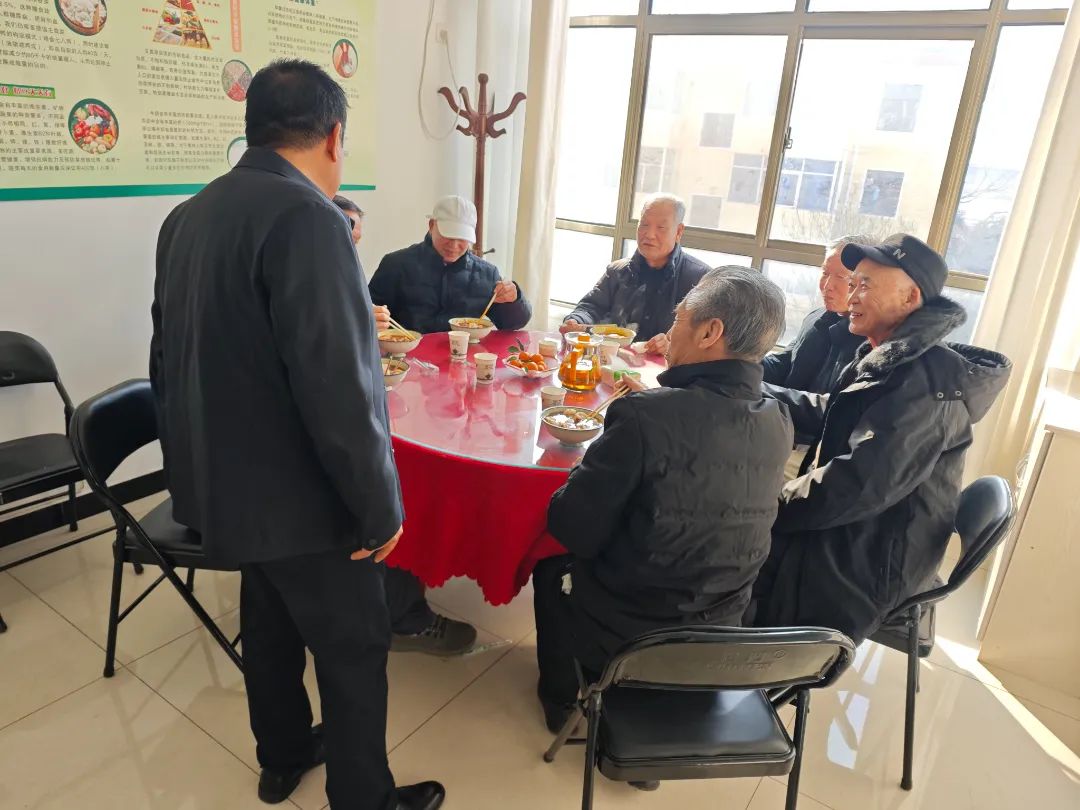 【我们的节日】凤鸣镇凤鸣东路社区开展“饺子飘香迎冬至 共筑和谐邻里情”冬至志愿服务活动
