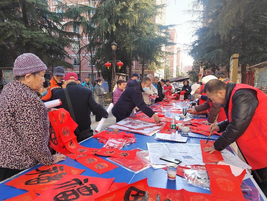 笔墨传情送祝福 ——姜河社区举办“写春联·送福字”文化惠民活动