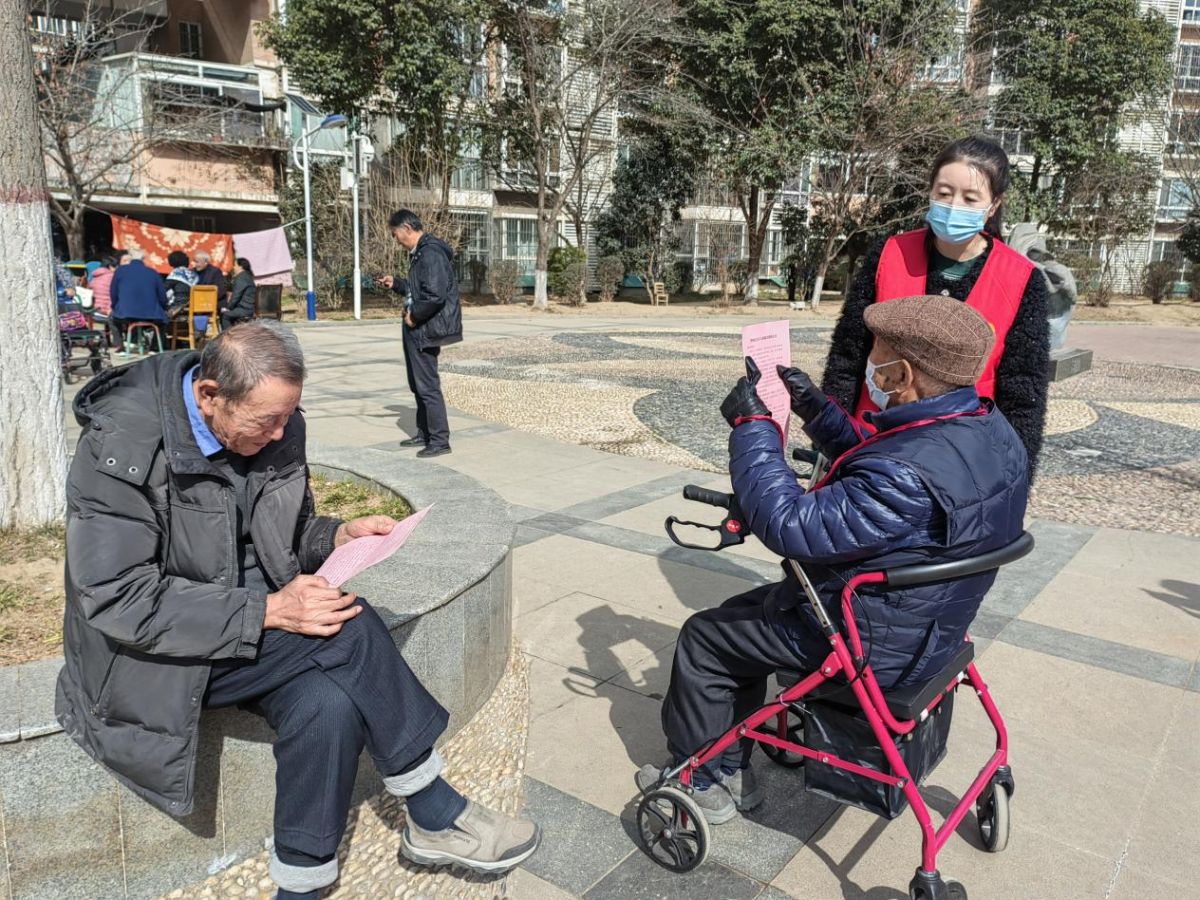 学子路社区开展“倡导绿色生活 反对铺张浪费”主题宣传活动