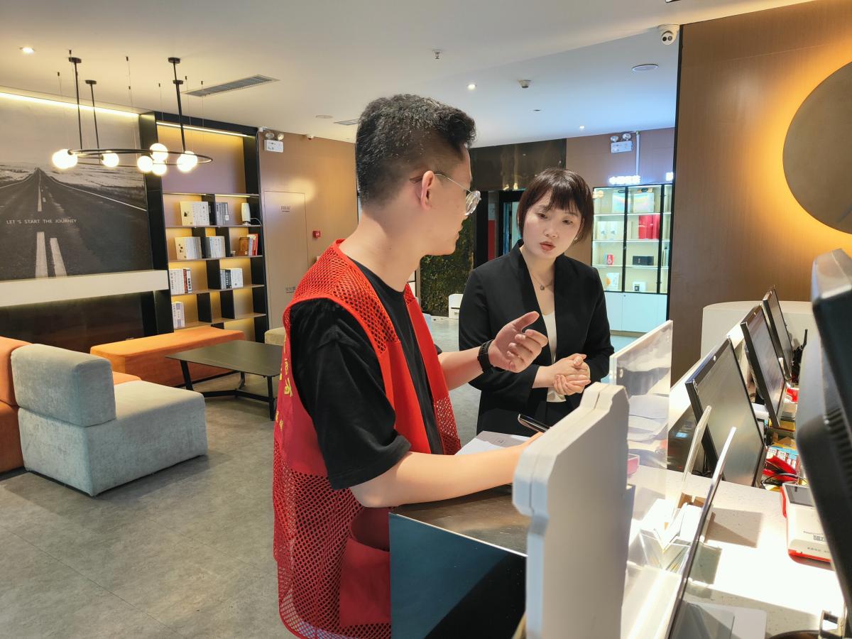 和谐路社区开展“扫黄打非”专项检查行动
