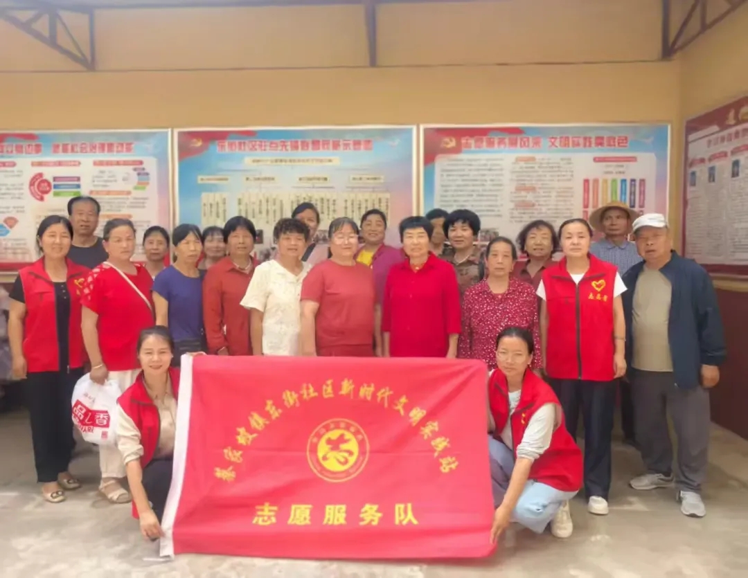 巧手变废为宝 创意点亮生活—蔡家坡镇东街社区开展世界环境日主题活动