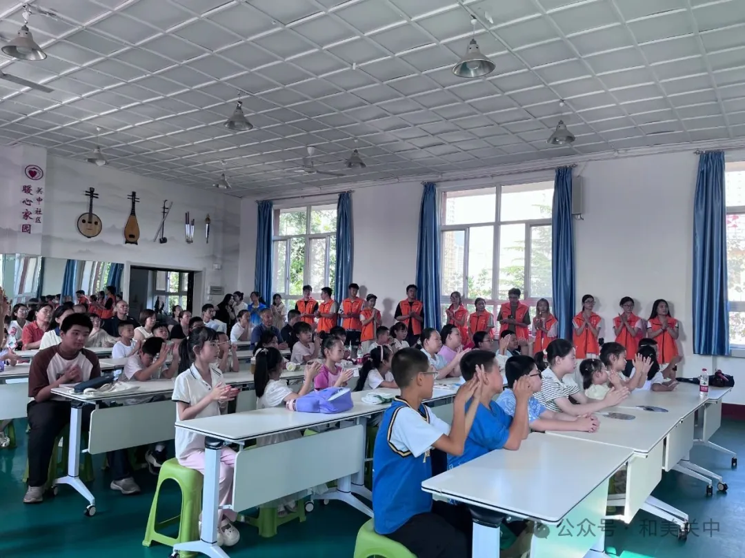 【圆梦童趣志愿服务项目】关中社区第四期“七彩”公益课堂开班仪式暨家庭教育公益讲座圆满举行