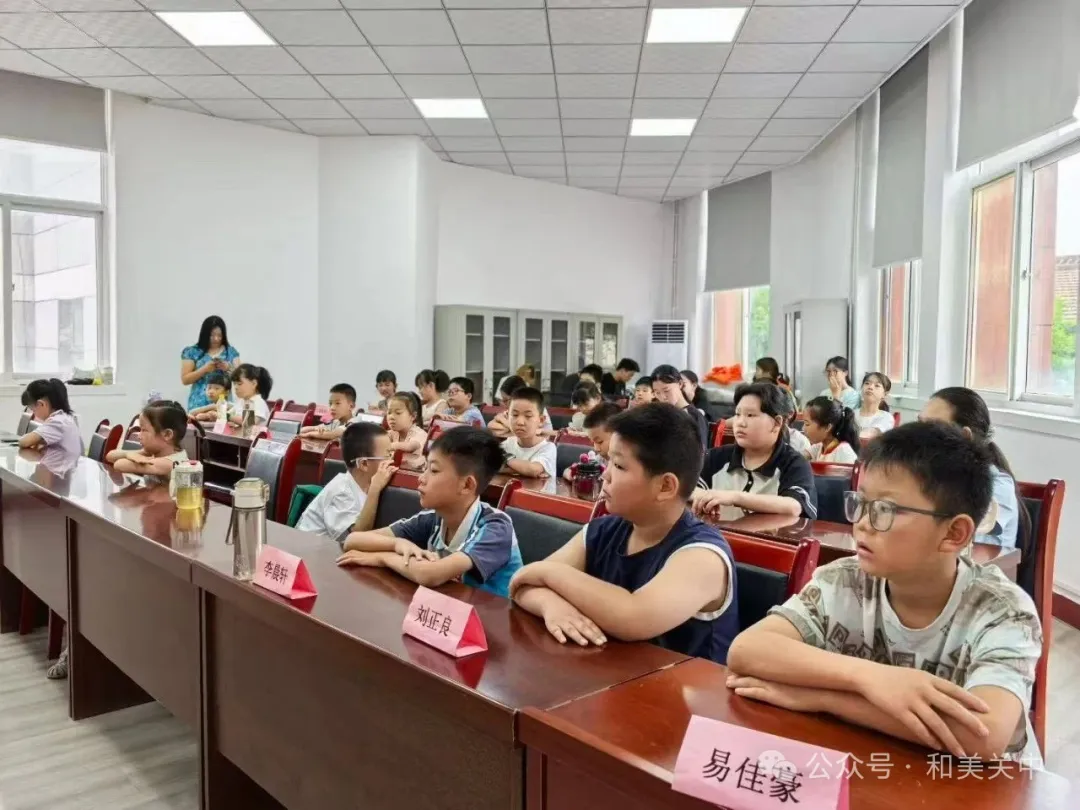 【圆梦童趣志愿服务项目】“传承科学家精神，共筑家庭教育新风尚”----关中社区开展第四期“七彩”公益课堂Day 8