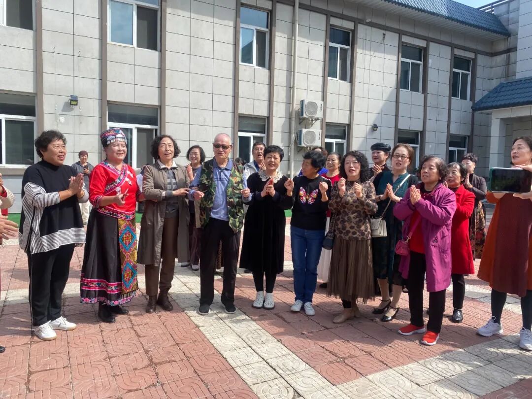 岁月如歌忆峥嵘，工友相聚话情深——原陕西关中工具厂钻头车间工友回厂参观活动纪实